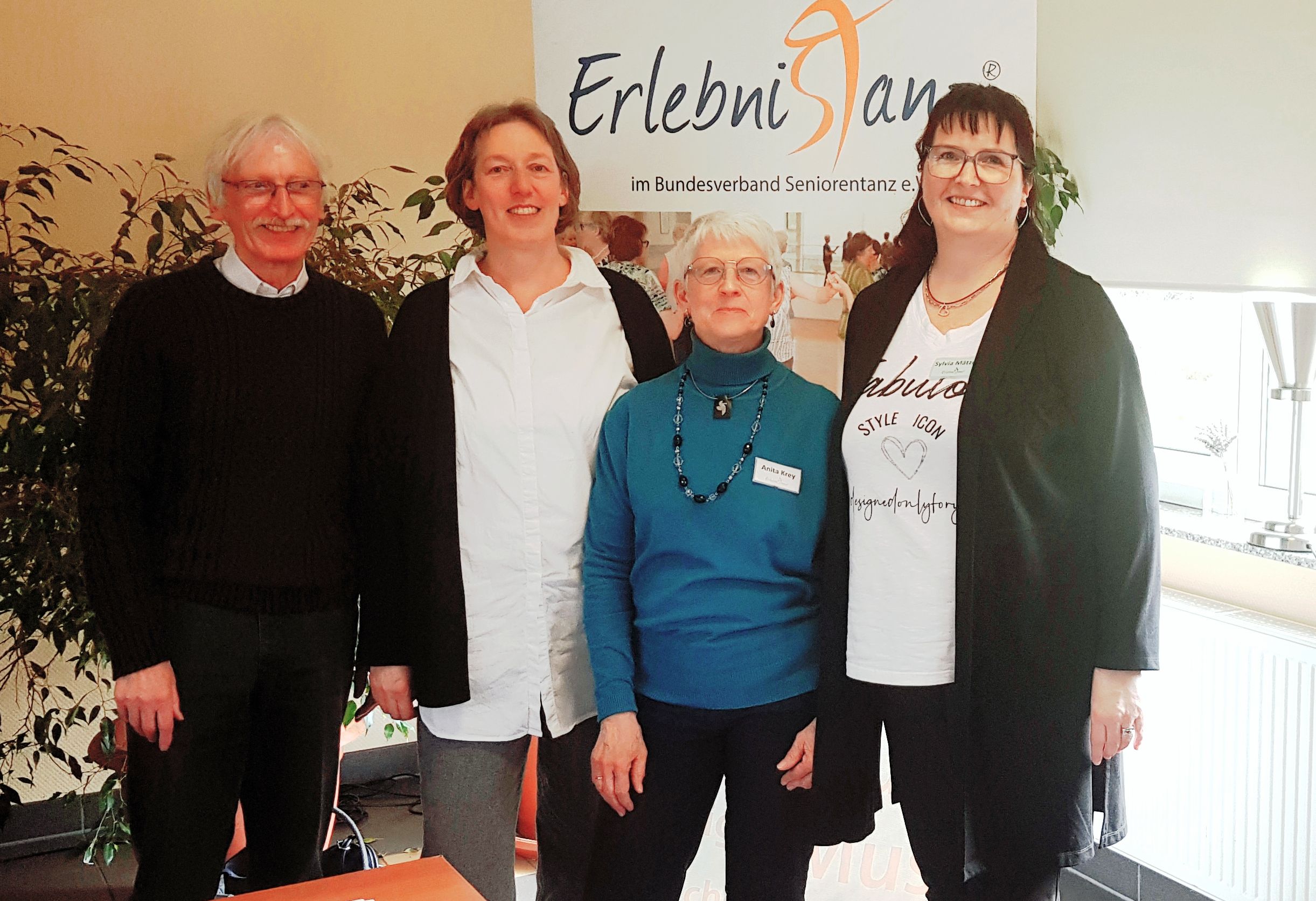 Vorstand v.l.n.r.: Ehrwart Racky, Margot Roth, Anita Krey, Sylvia Mätzel (nicht auf dem Folo: Gisela Floß und Brigitte Otabor)